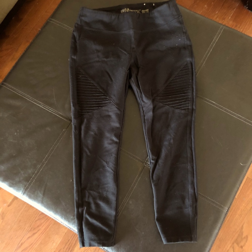 Black leggings